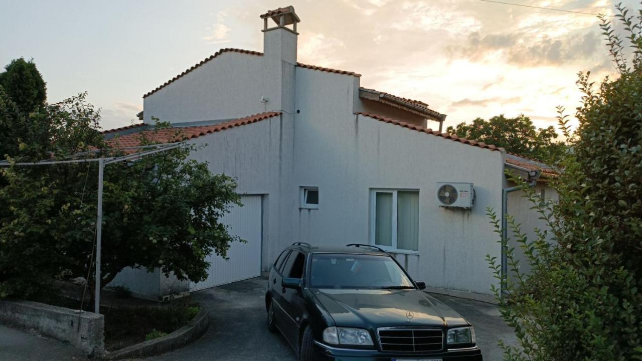 Villa Приятна Къща За Почивка Караколев 1 Obrochishte Exterior foto